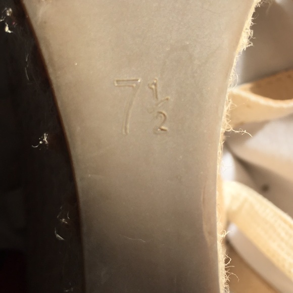 Pumps - Picture 3 of 7